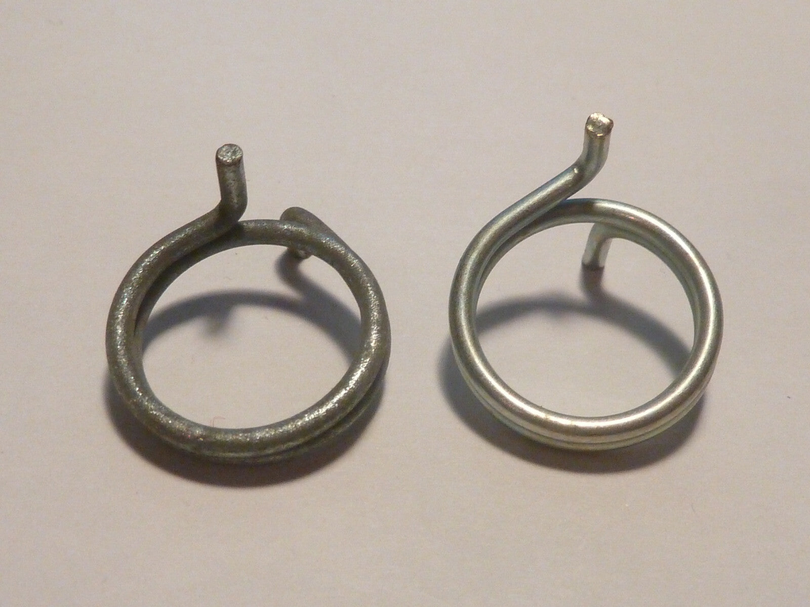 ✨ Ancien stock – Lot de 2 ressorts de frein de vélo – NOS ✨