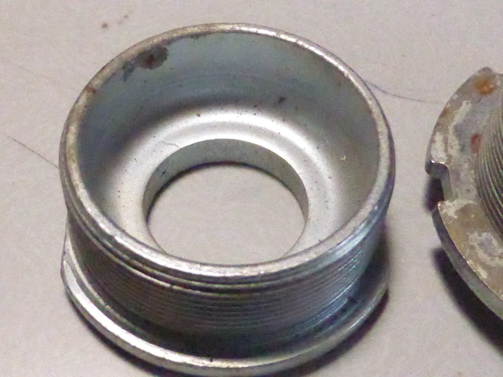 NOS CUVETTE BOITIER Thun PEDALIER BSC 34.8MM VELO  BMX FIXIE 1.37x24tpi