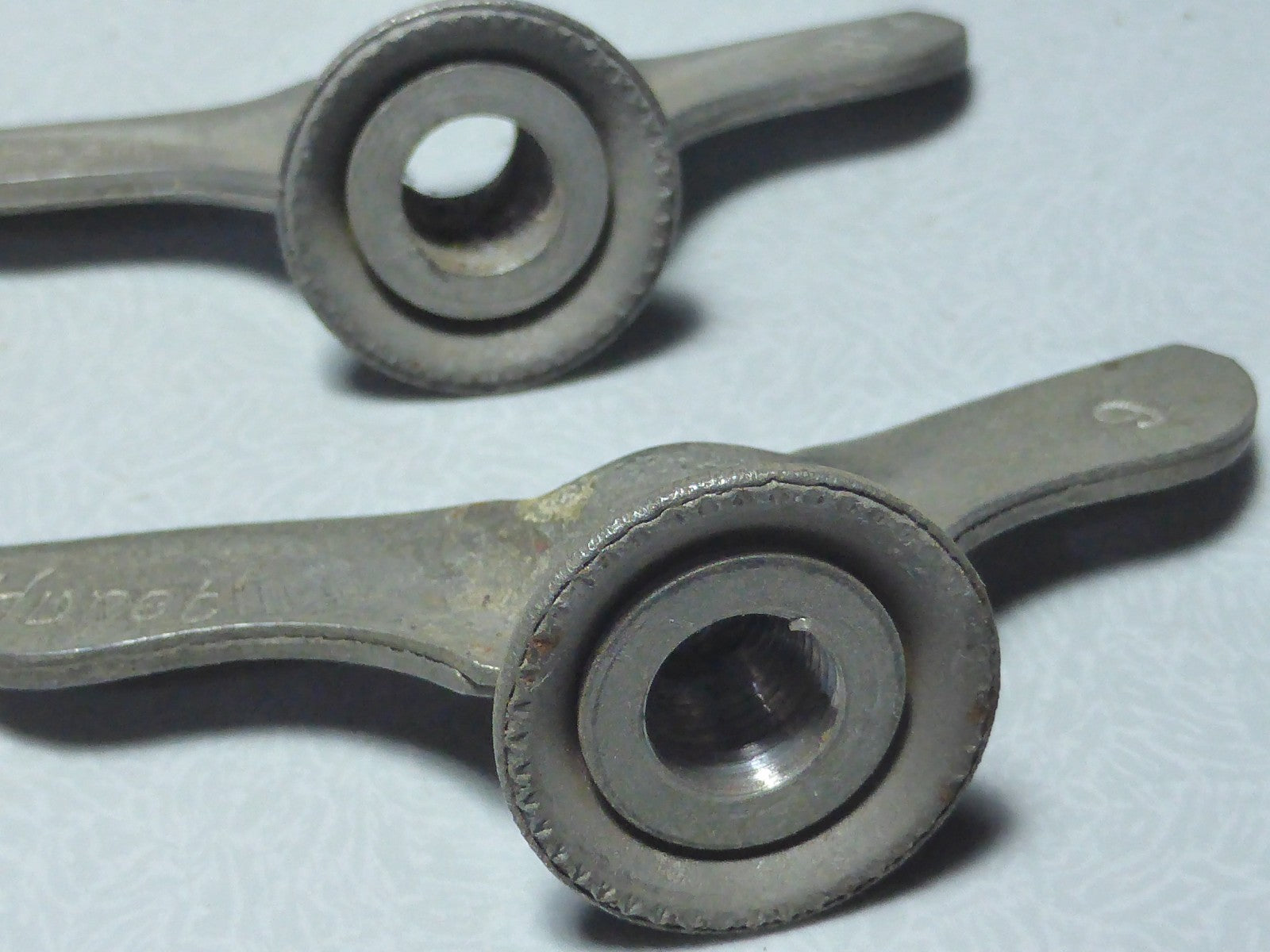 ✨NOS Neu 2 Écrous Papillon Vélo Ancien  Huret Wing Nuts 9 mm Vintage✨