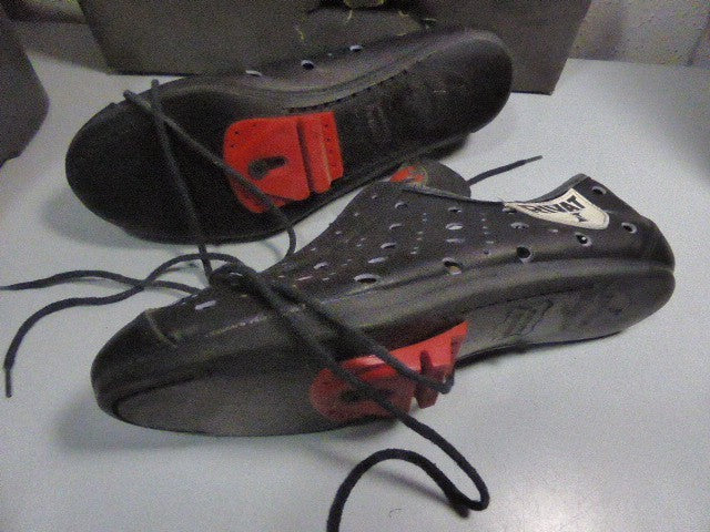 NOS NEU Chaussures de cyclisme ancienne  vintage  - RIVAT  T36- T37 model 53/6
