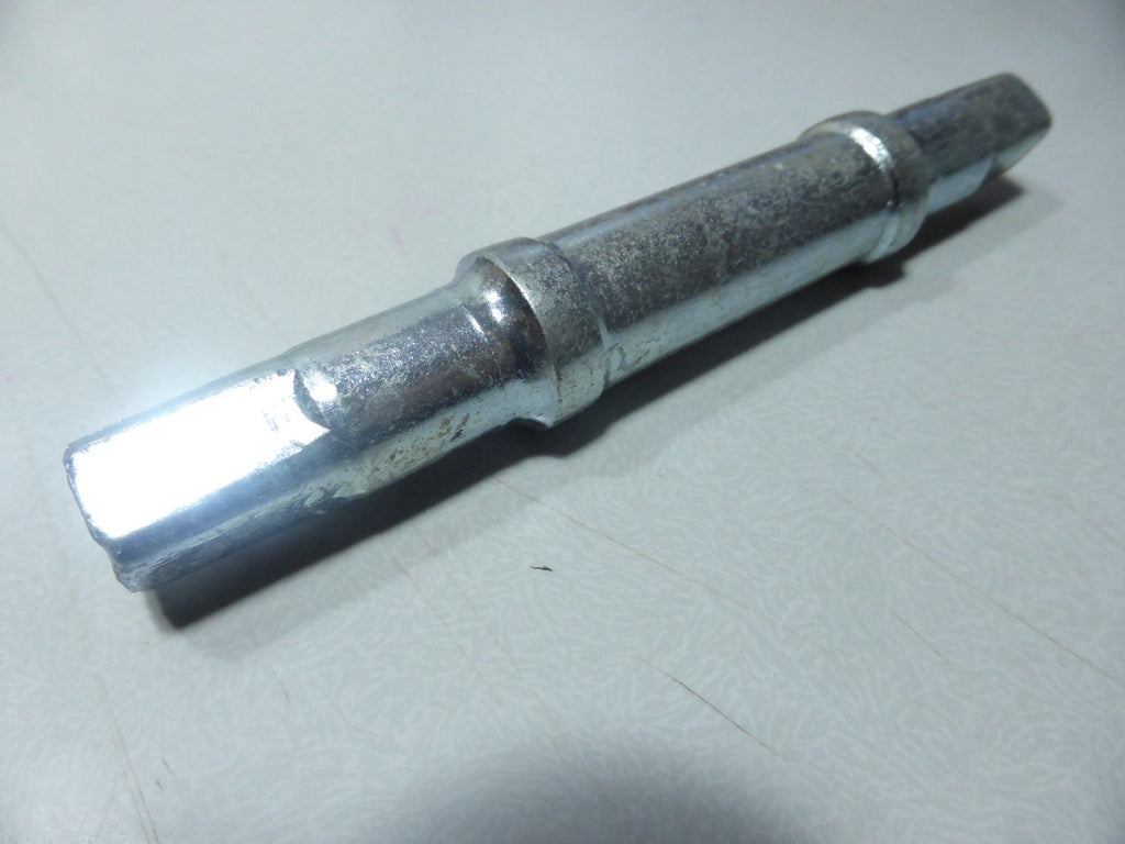 NOS NEU Axe pédalier 139 mm acier boitier pédalier vintage ancien stock