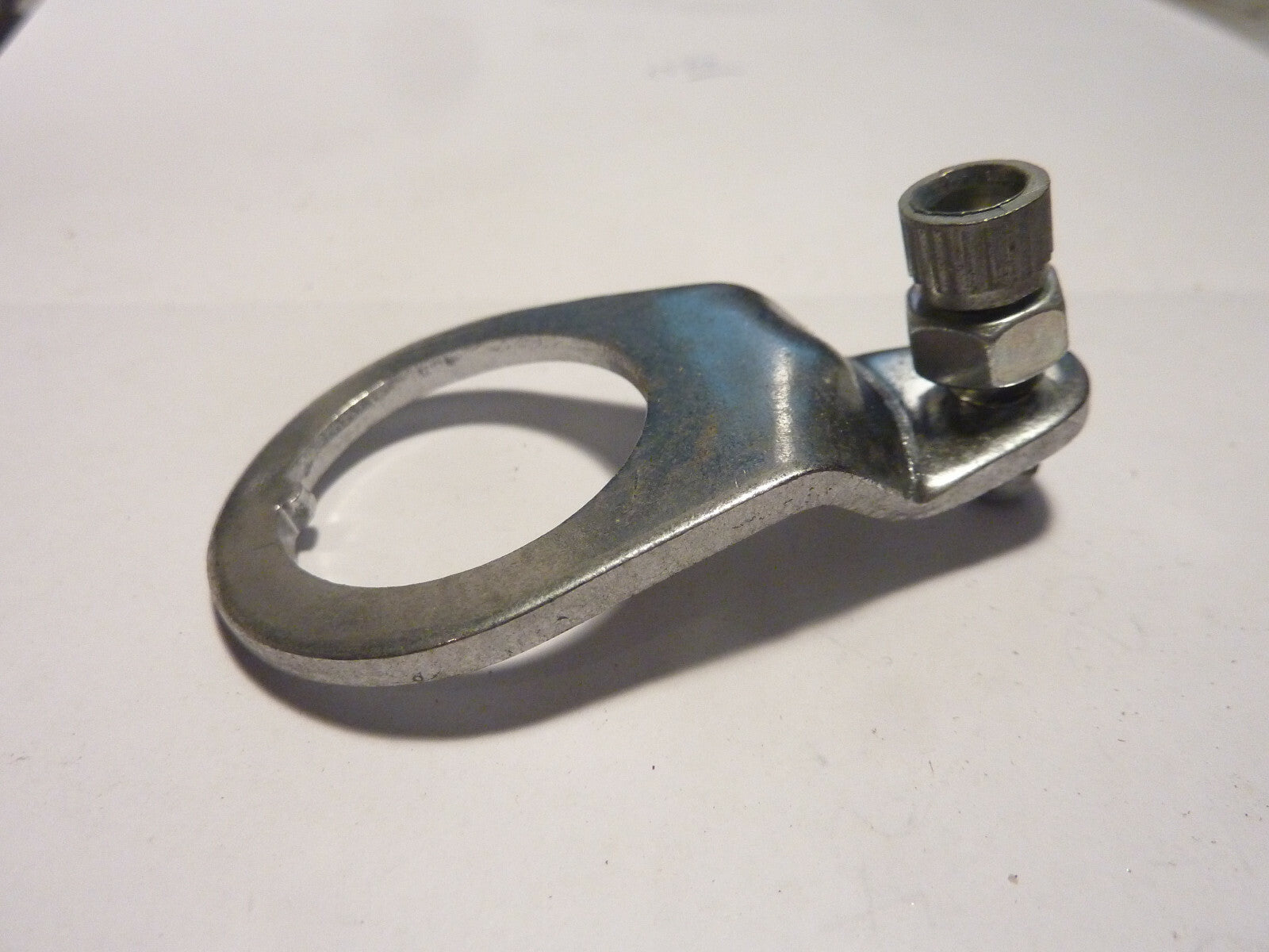 Guide de gaine de frein avant avec vis  FORK STEERER TUBE BRAKE 25.4 / 25.7