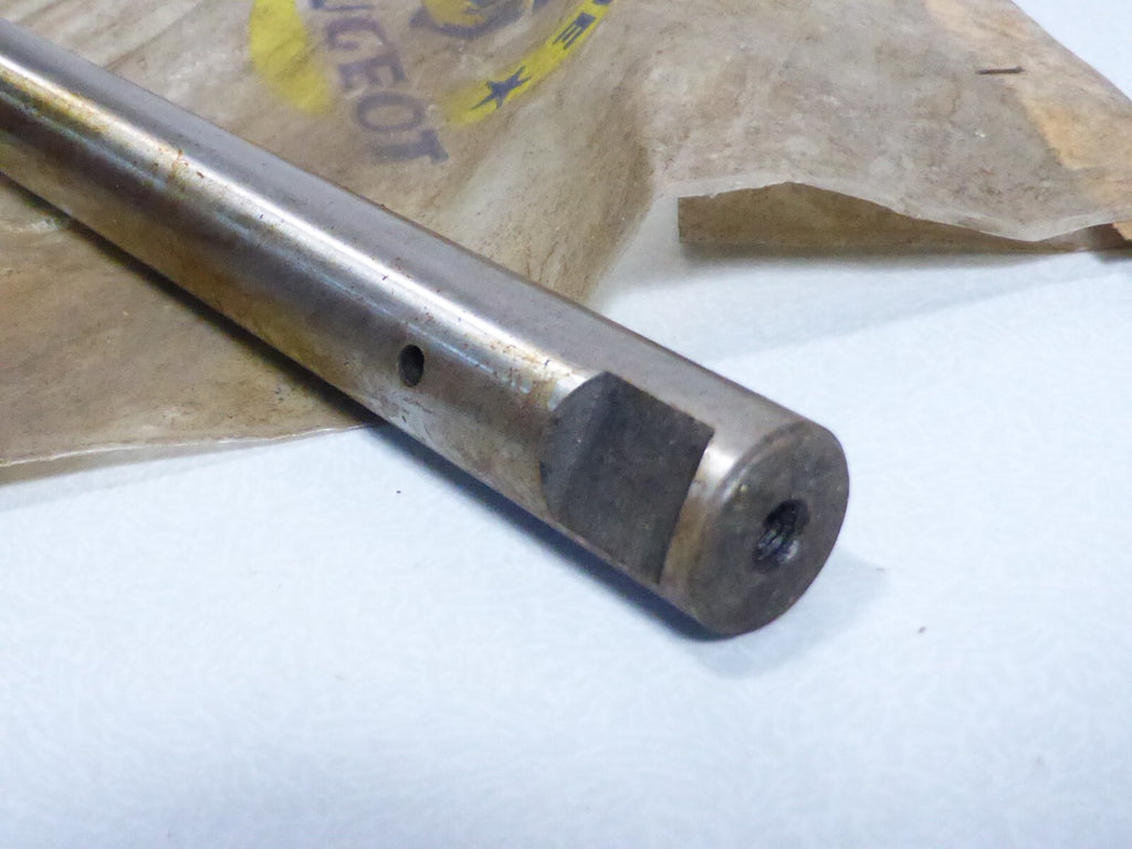 axe pédalier 198 mm a clavettes PEUGEOT ? ancien stock
