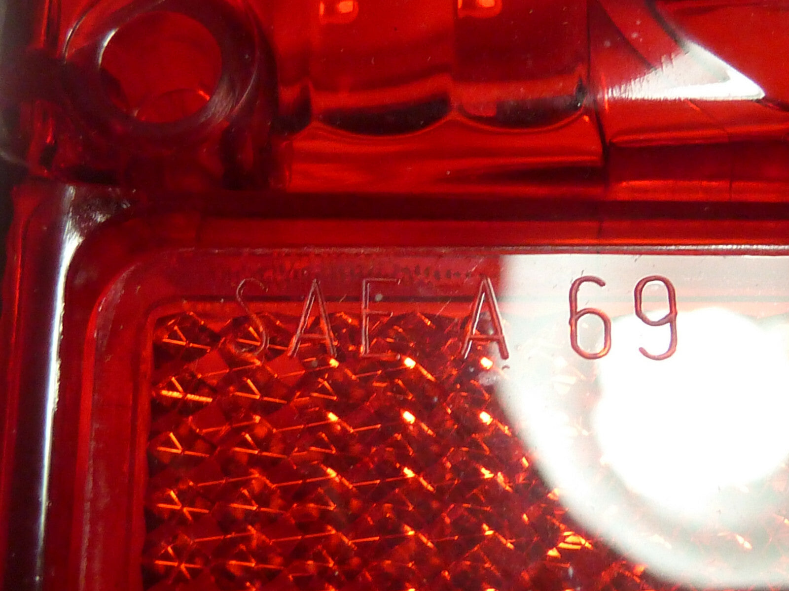 Cabochon Feu Rouge Motobécane/Peugeot