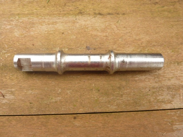 Nos axe clavettes pédalier RFG 125 mm  pédalier Bottom bracket  not stronglight
