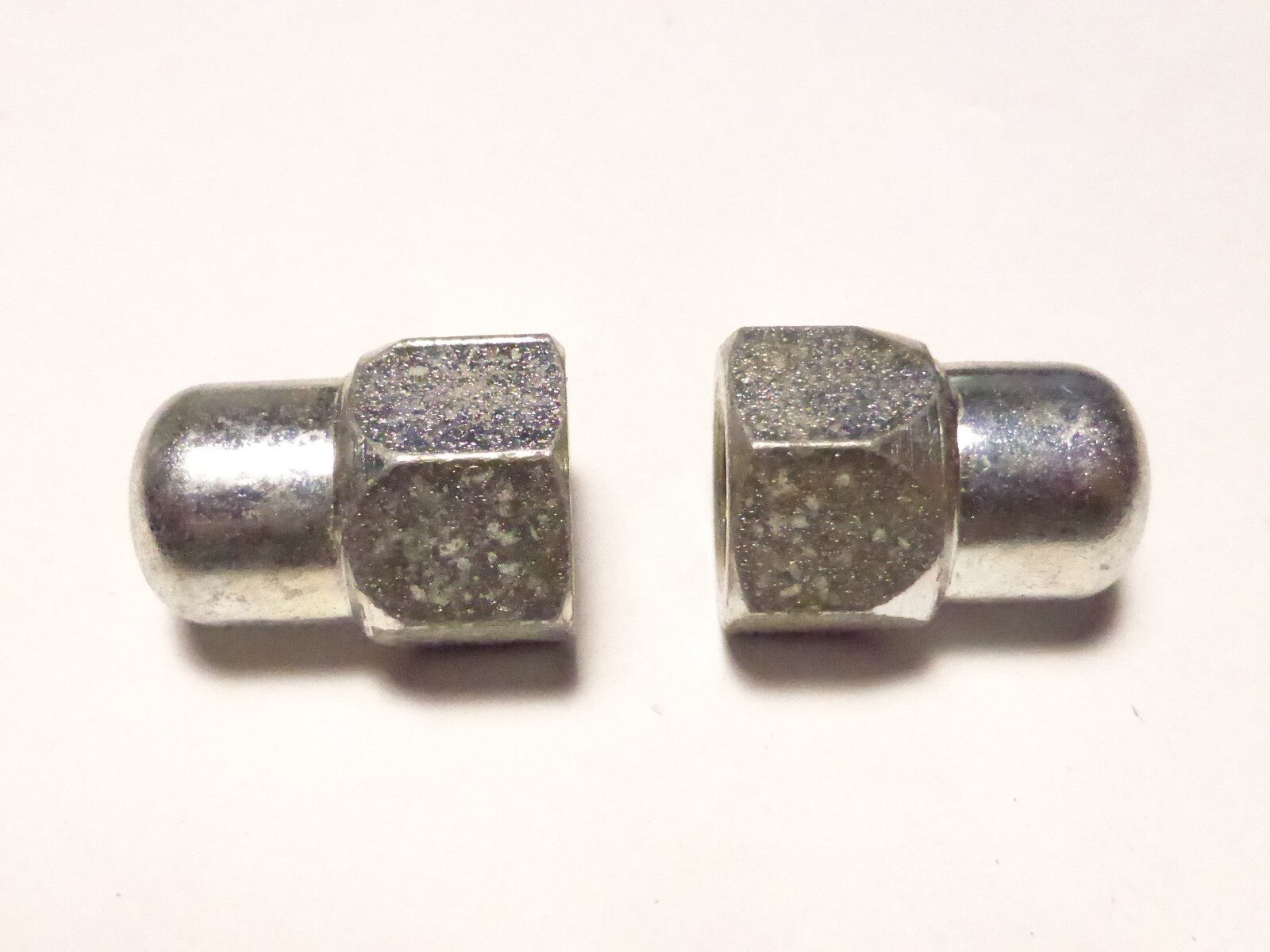 2 anciens stock Ecrou borgne diamètre 10 mm velo vintage collier puky draisienne