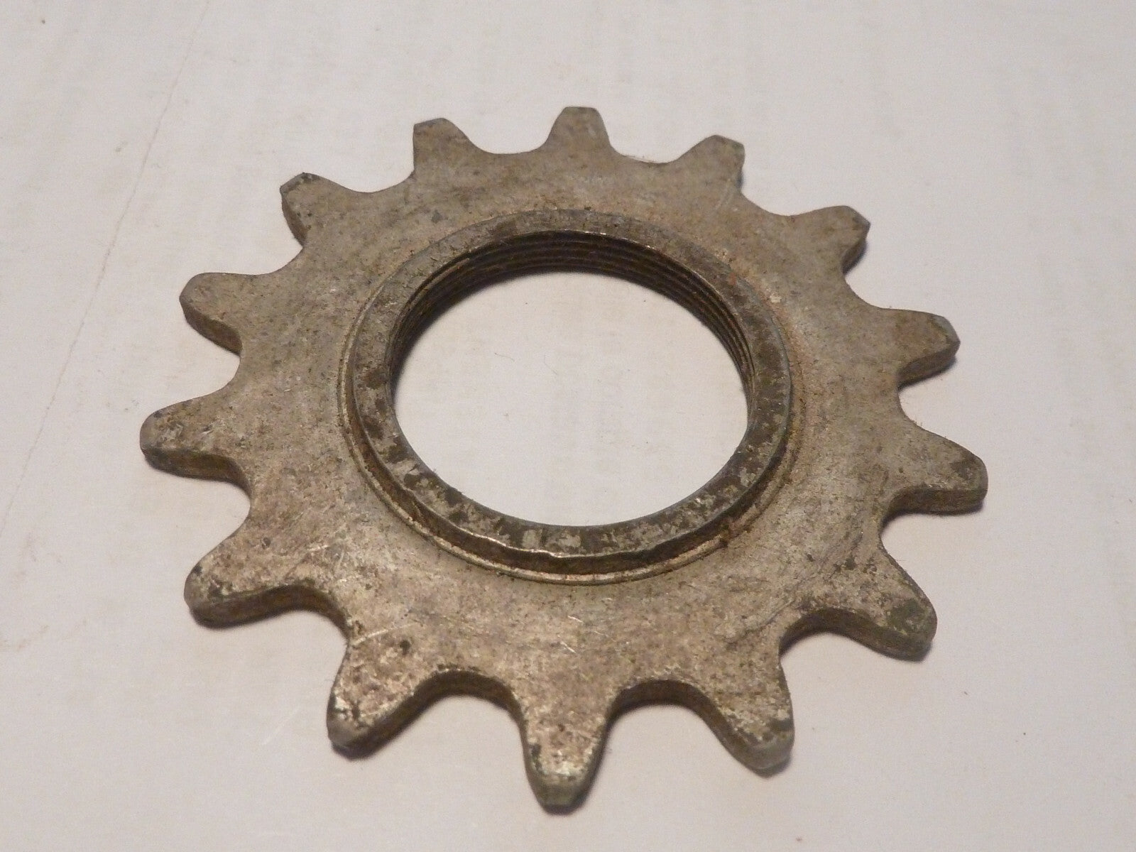 Pignon arrière 14 dents 3 mm chaîne 1/8 Ø 27 mm