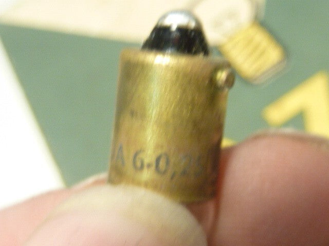 2 AMPOULES  vintage mazda  6V 0.25A tube 8.5 mm BA9S témoin