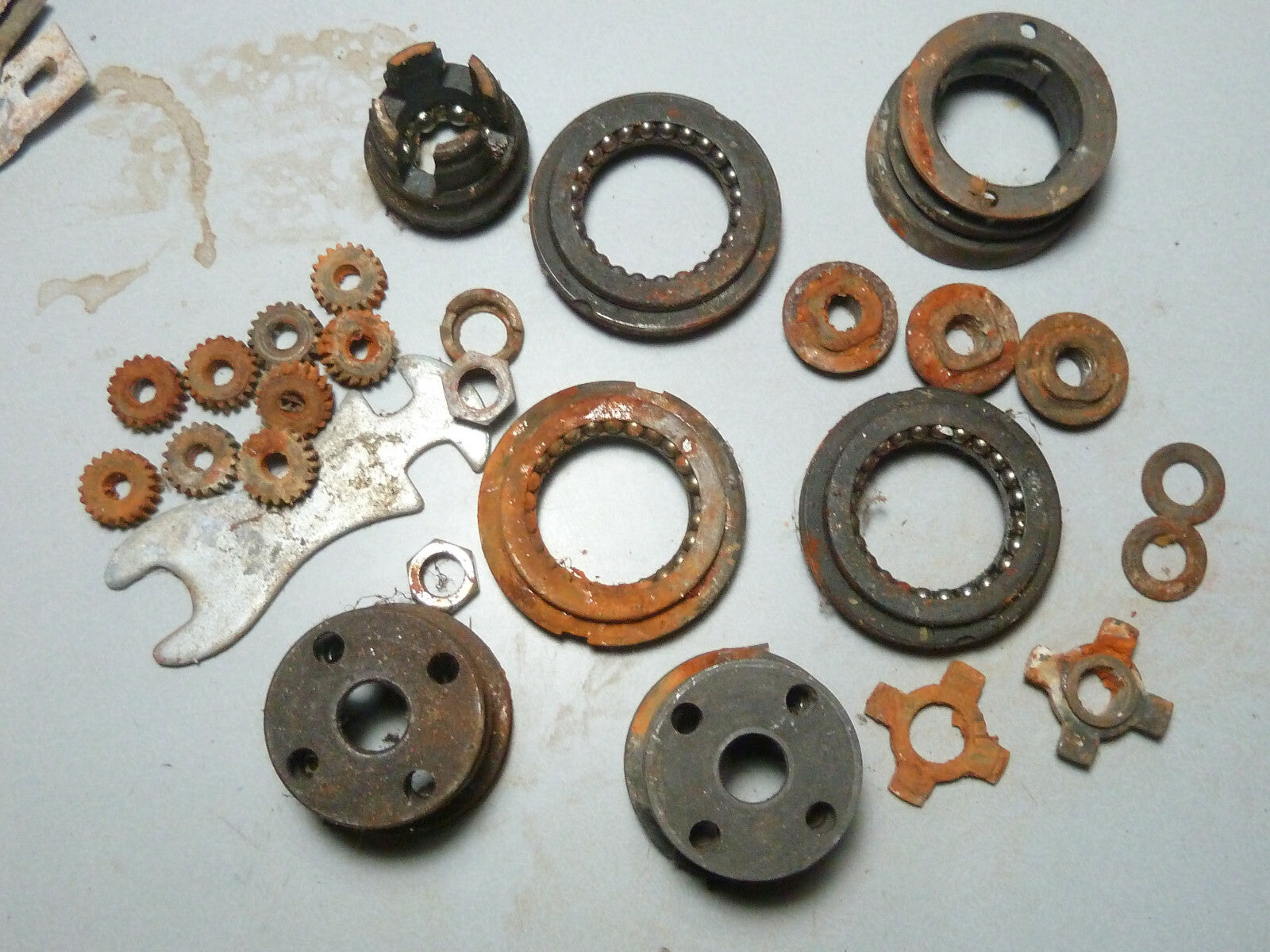 lot pieces moyeux torpedo ancien
