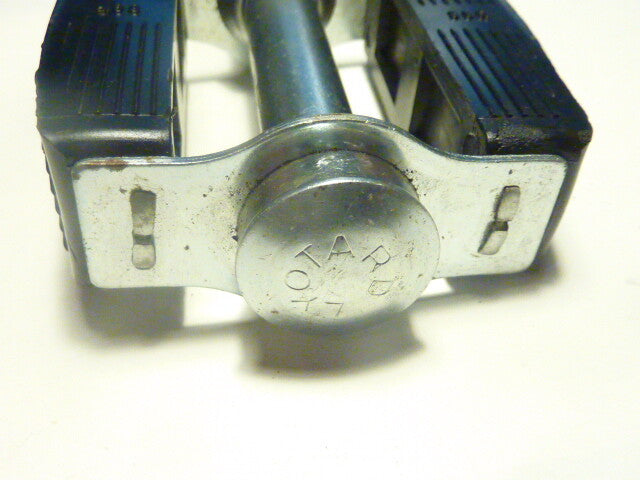 1 petite pédale lyotard vélo ancien vintage pedals  droite  14/125