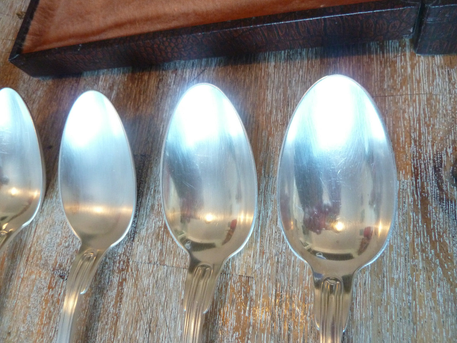 ancien coffret six cuillères à soupe & 6 fourchettes métal alliage blanc argent
