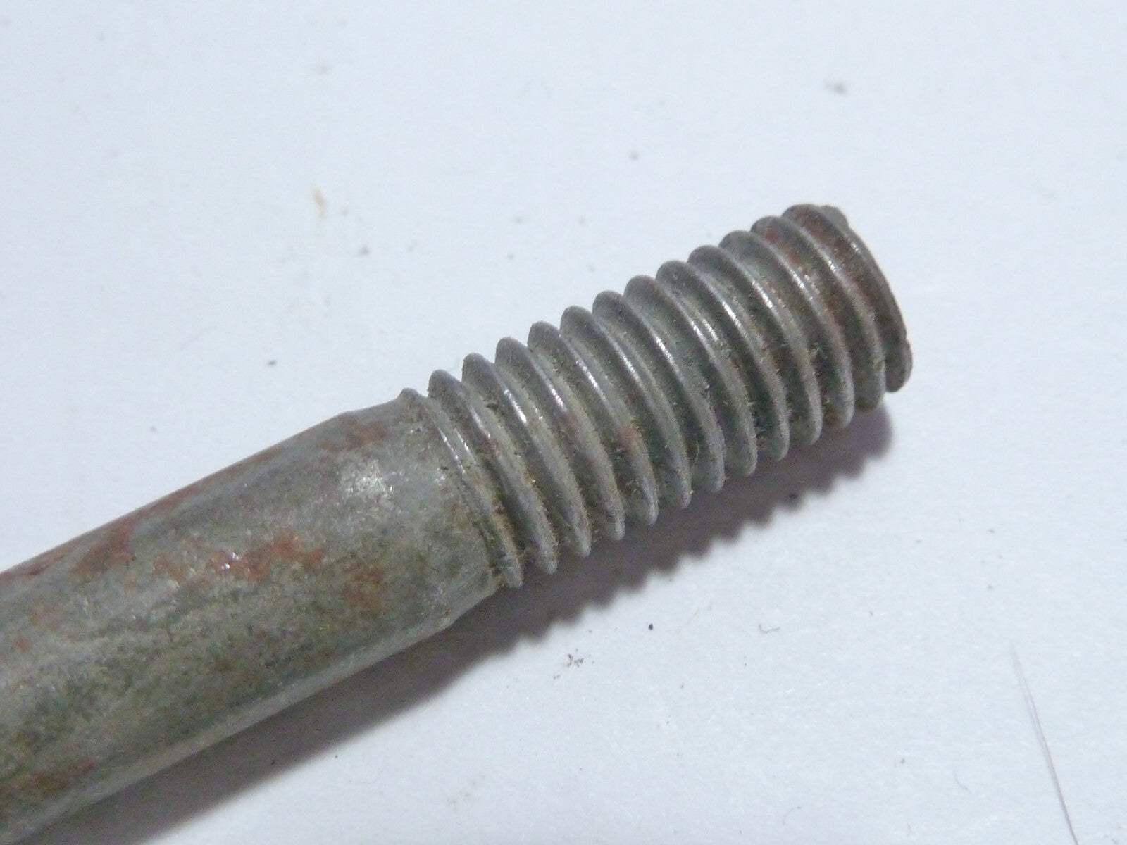 NOS neu 1 ancien vintage goujon moteur mobylette 94 mm M8x125