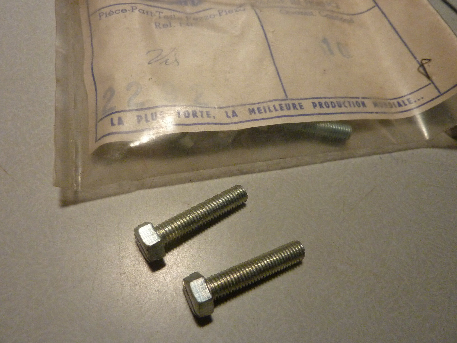 NOS 2 vis  demi collier simplex 2292 prestige et critérium vintage
