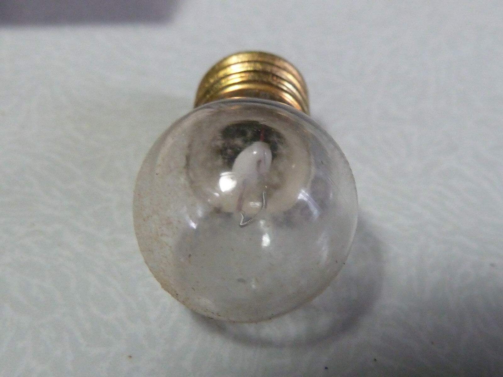 1 AMPOULE A VIS 6V 1.8W SOLEX MOBYLETTE MOTOBECANE MOTOCONFORT MBK PEUGEOT