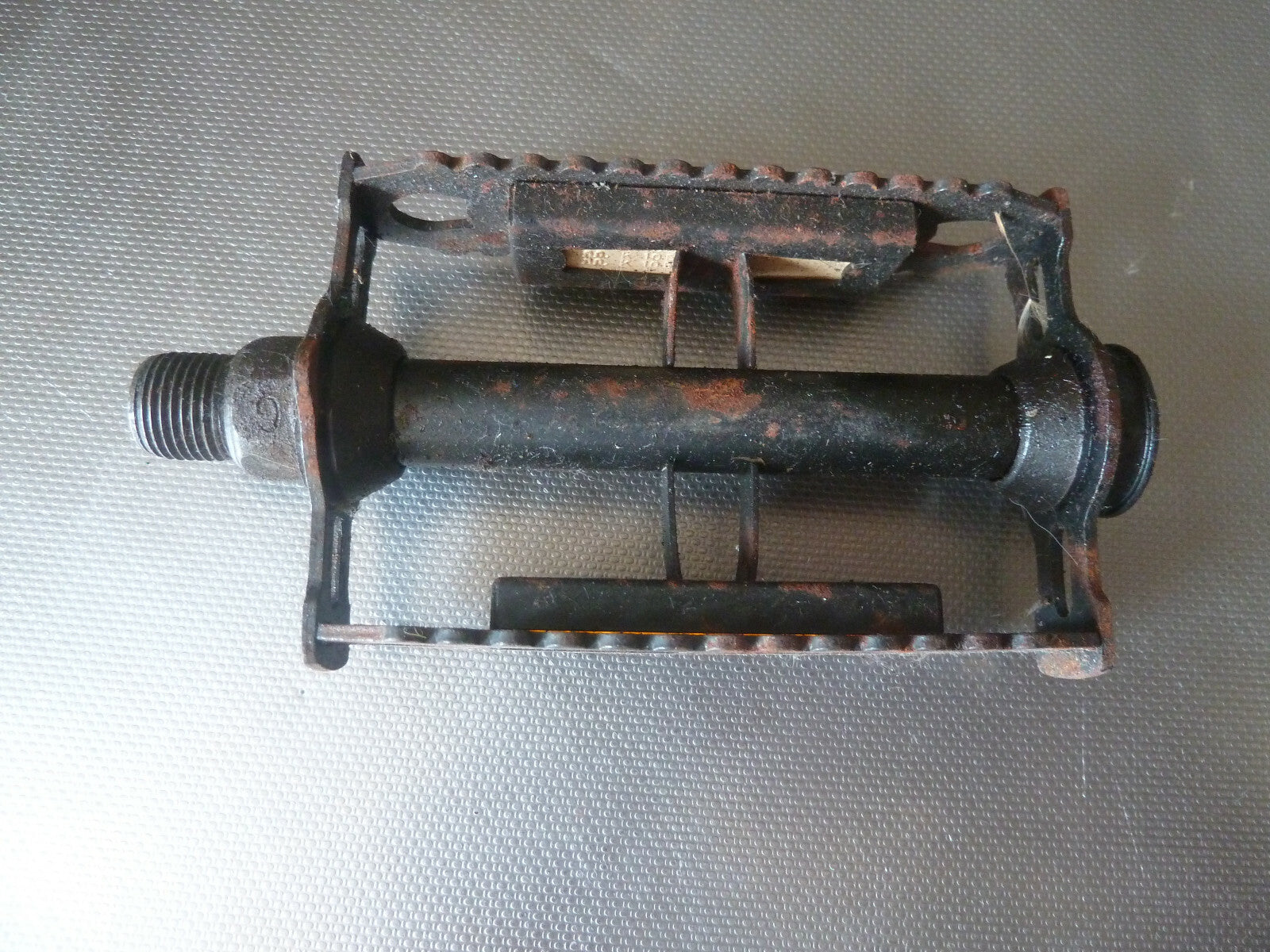 1 ancienne pedales 14/125 velo vintage lyotard ville randonneur cyclo