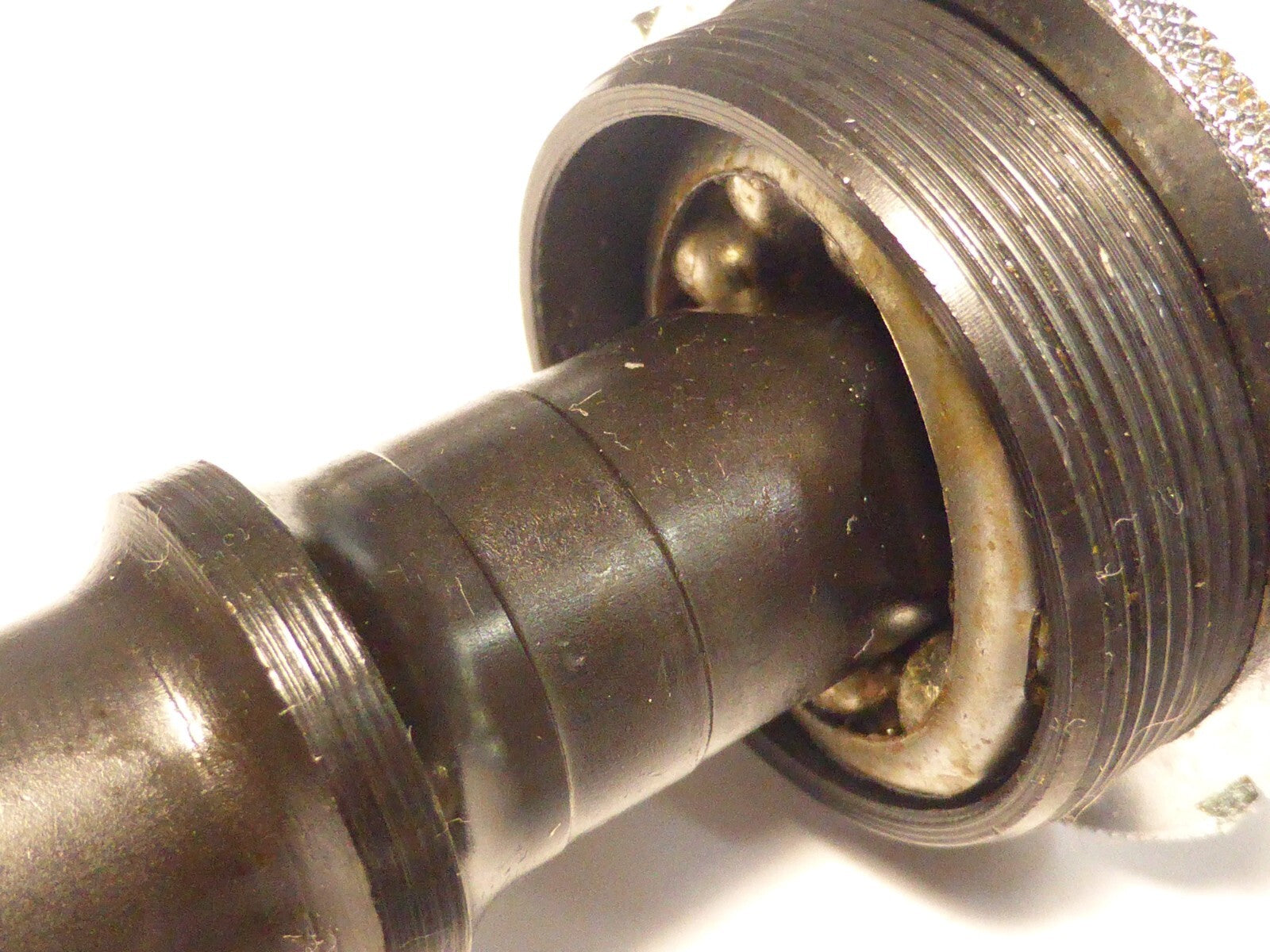 NOS Shimano  68 - 122 mm bicycle bottom bracket NOS L'eroica