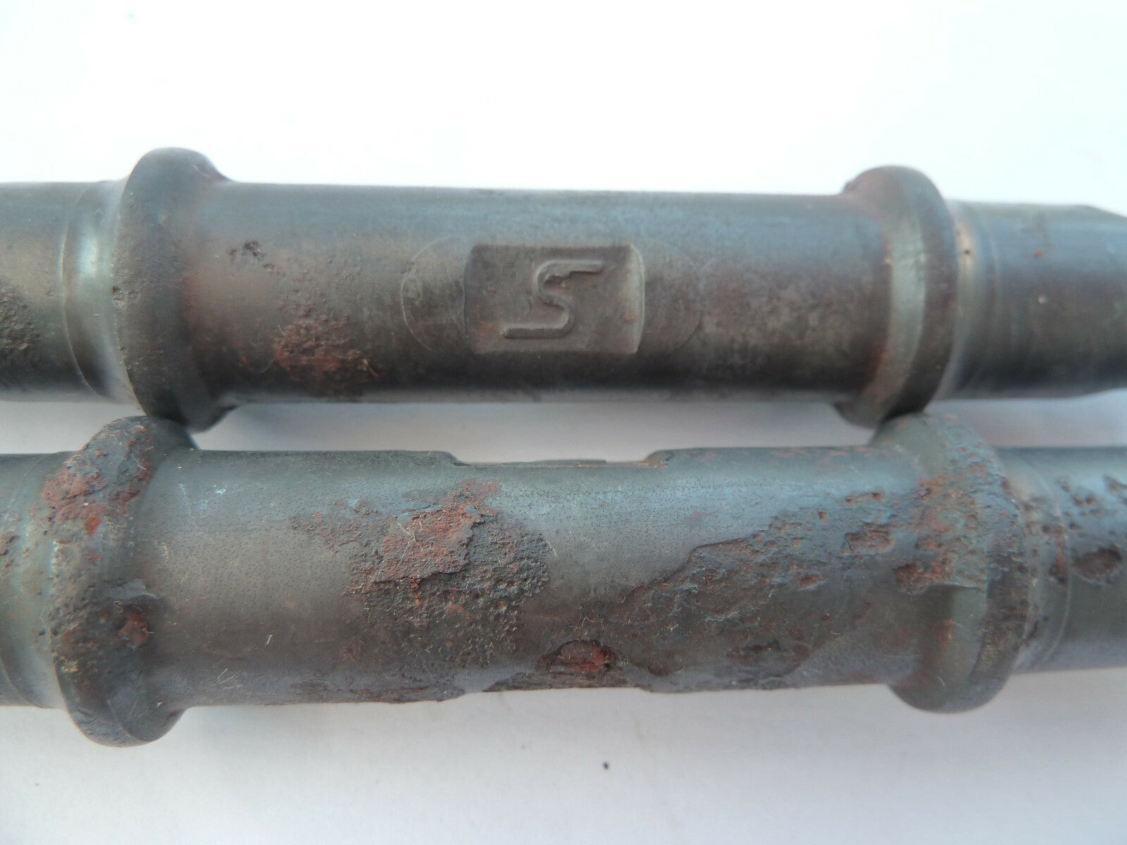 AXE PEDALIER STRONGLIGHT vintage bottom bracket axle 122 mm  eroica a tarauder