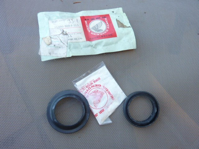 Paire Joint à Lèvres Fork Front Orig. Honda GL1200A 51490 MB4 315