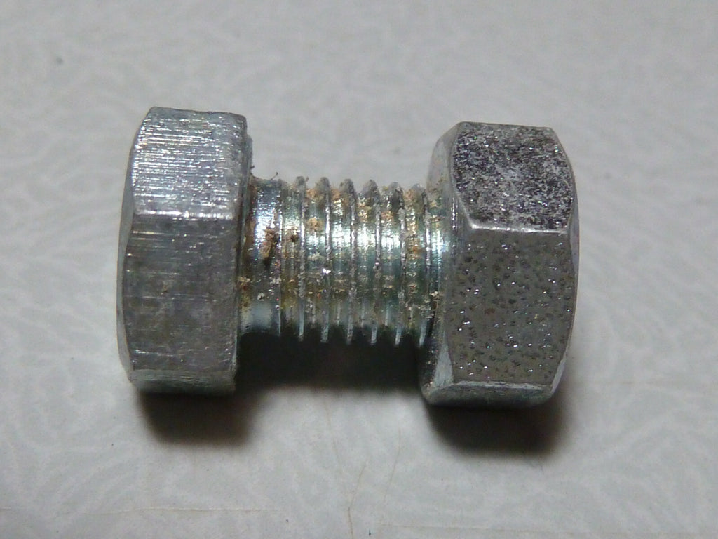 NOS 4 Vis M7 10 mm longueur total 15 mm avec écrou  Vis et écrou