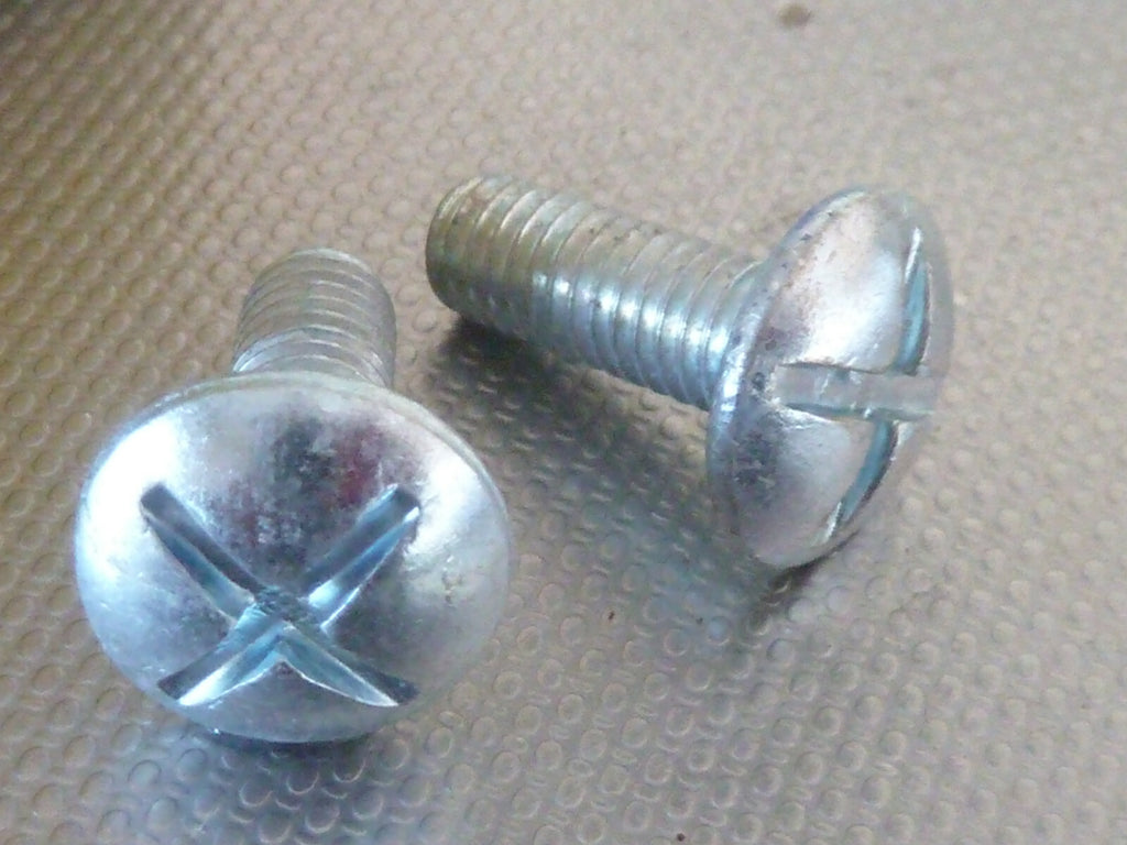 ✨ Ancien stock / NOS –  2 Vis de carter Peugeot Algi cruciforme – Vintage ✨