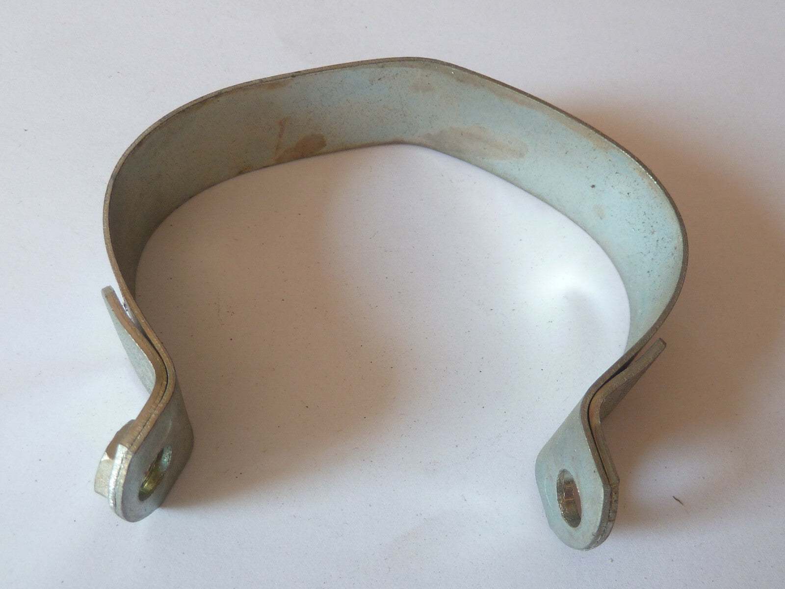 Collier échappement ovale avec ecrou M7 soudé Motobécane neuf ancien stock