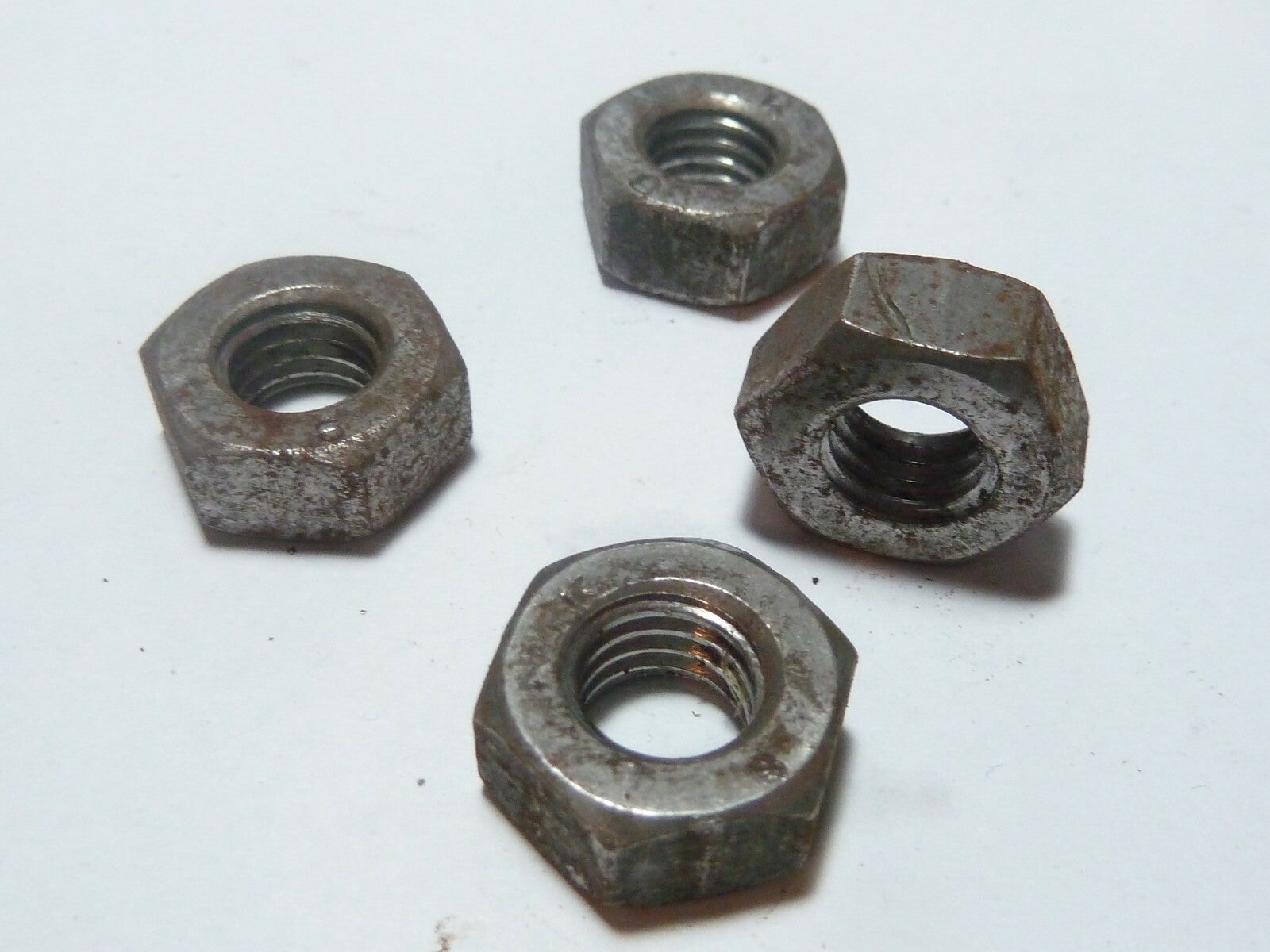 Nos neu 4  Écrou hexagonal M10 DIN 555