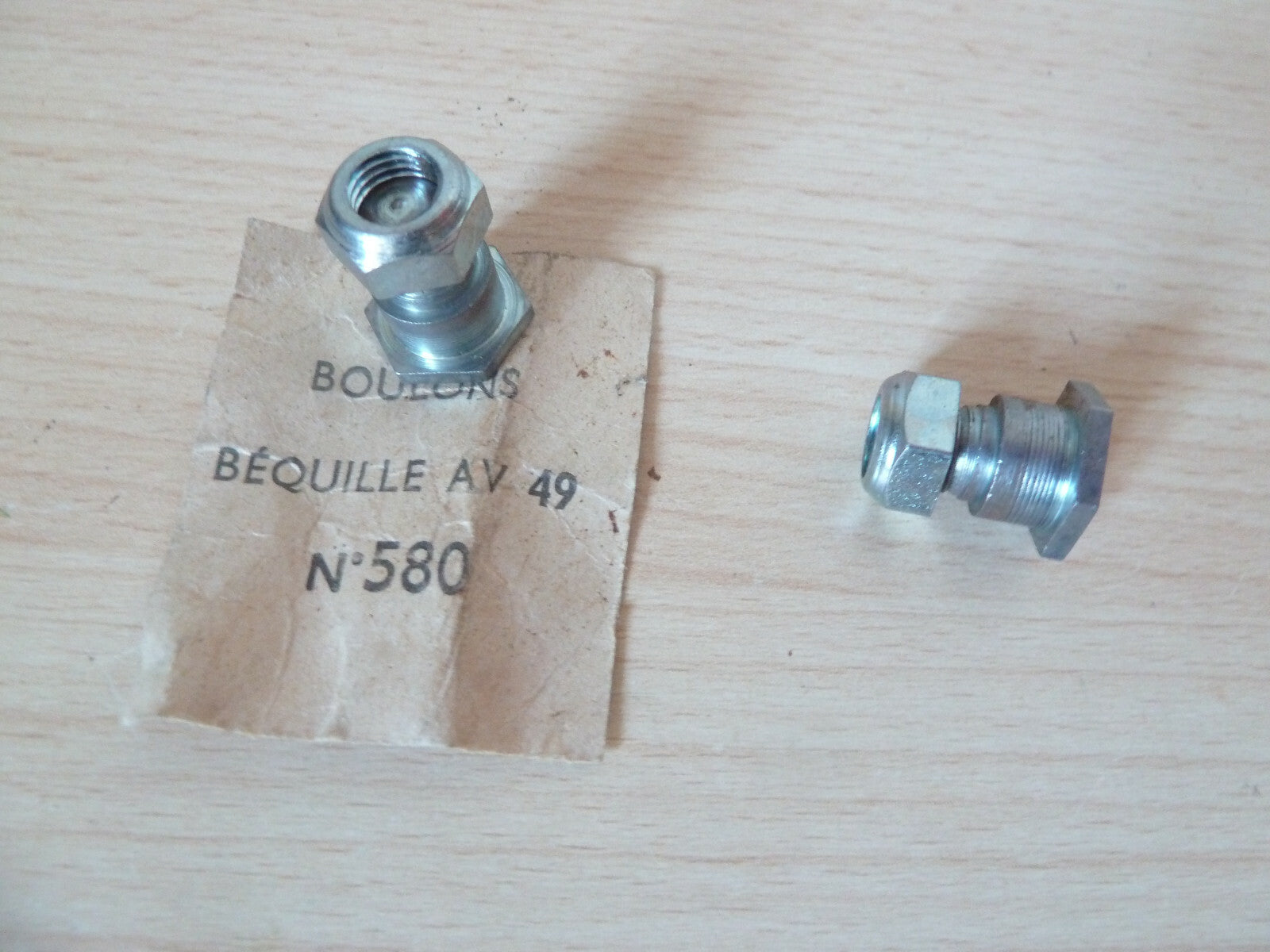 ✨ Ancien stock – Lot de 2 boulons de fixation béquille – Motobécane AV49 ✨