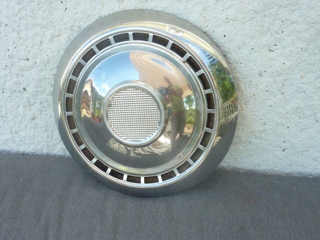 1 anciens vintage ENJOLIVEUR DE ROUE chromé 275 mm