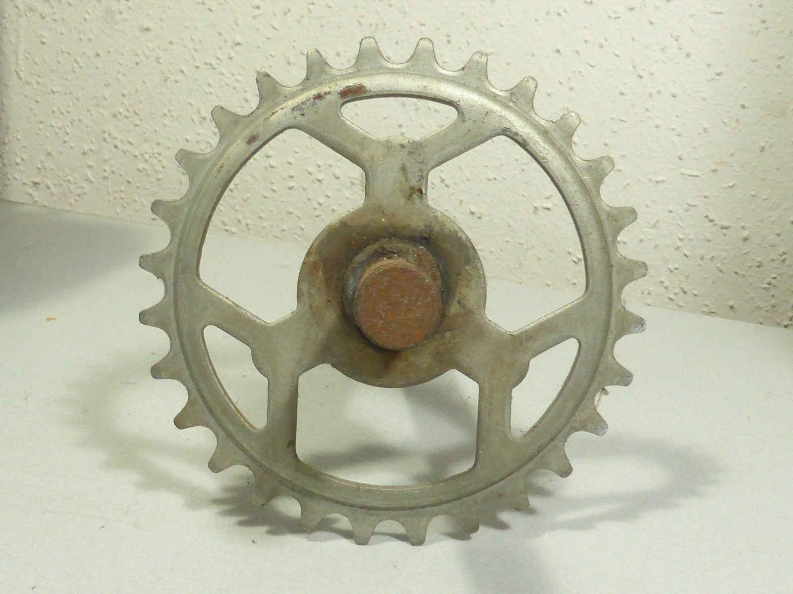 NOS Axe pédalier 28 dents 216 mm Motobécane neuf ancien stock Ø 16 mm
