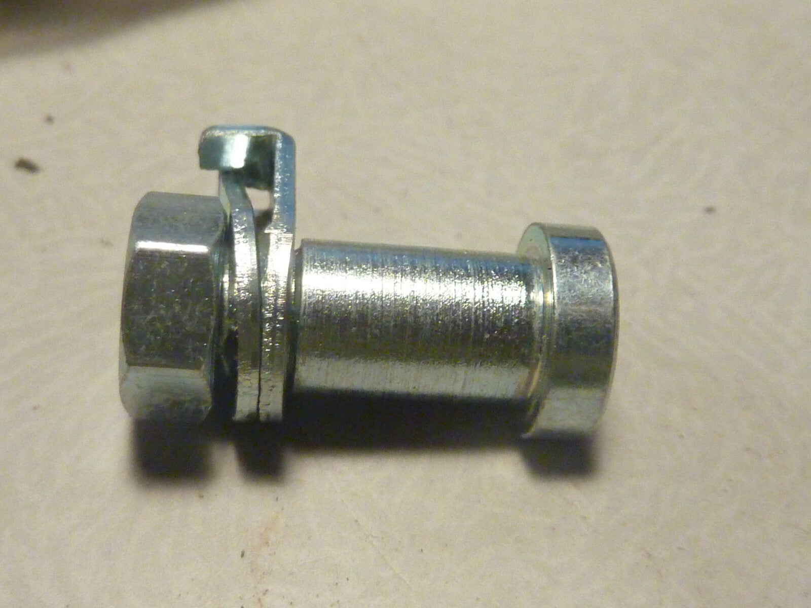 huret 2519 ancien vintage NOS 1 vis  derailleur Alvitt