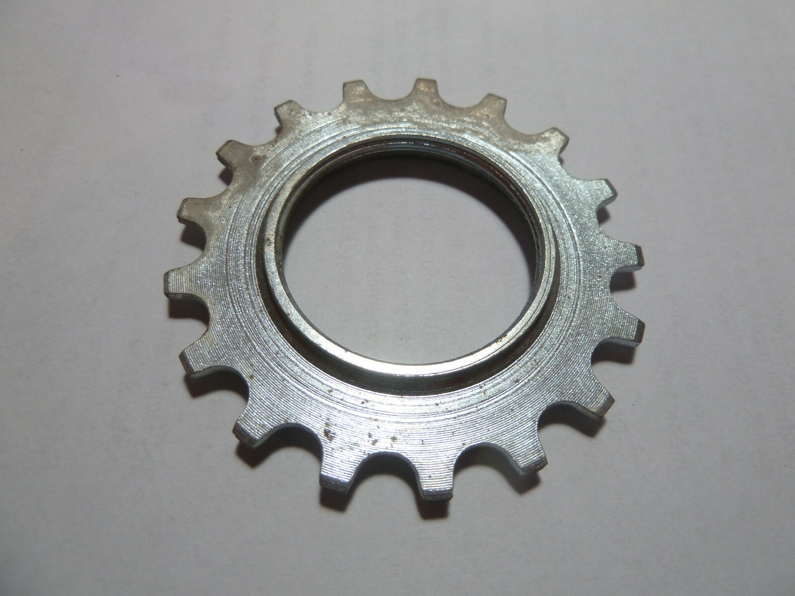 ✨ NOS – Pignon Maillard 17 Dents Fileté – Ø 42,15 mm – Vélo Vintage ✨