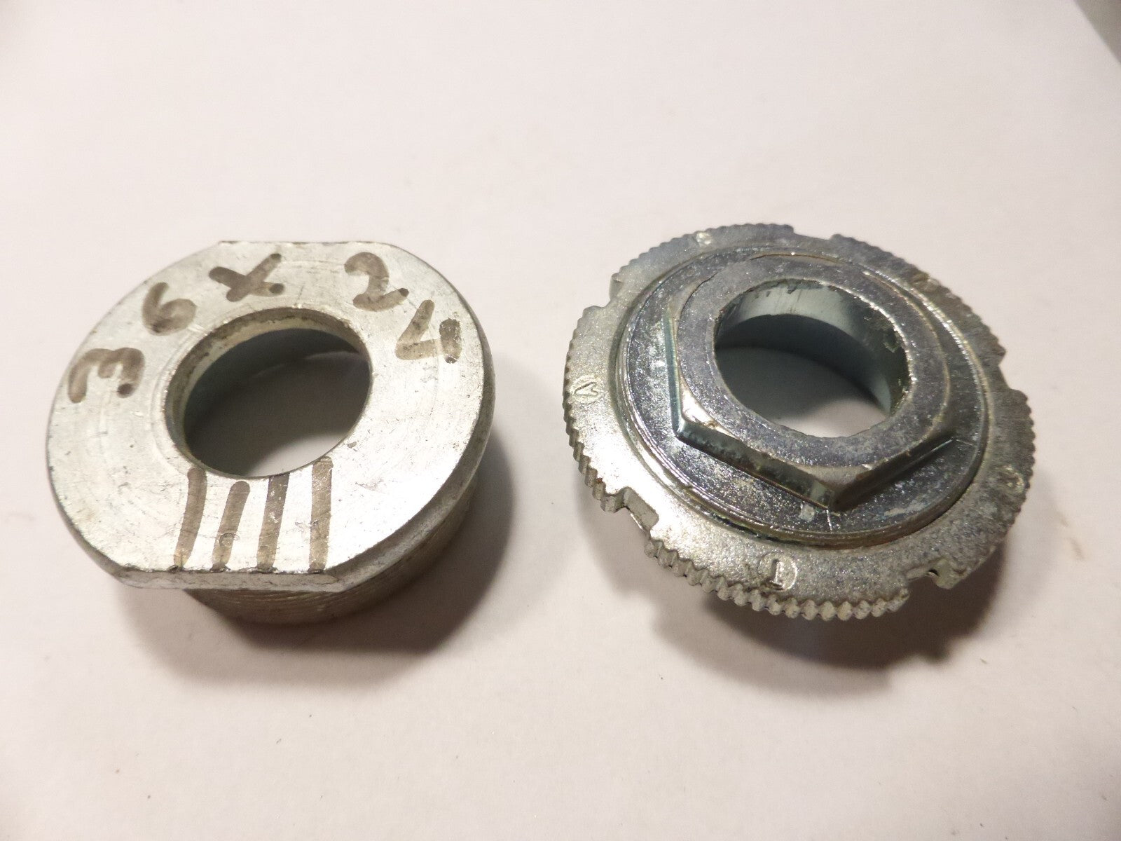 NOS Cuvette de Pédalier reglable Bottom Bracket Cup VINTAGE italian tread 36x24