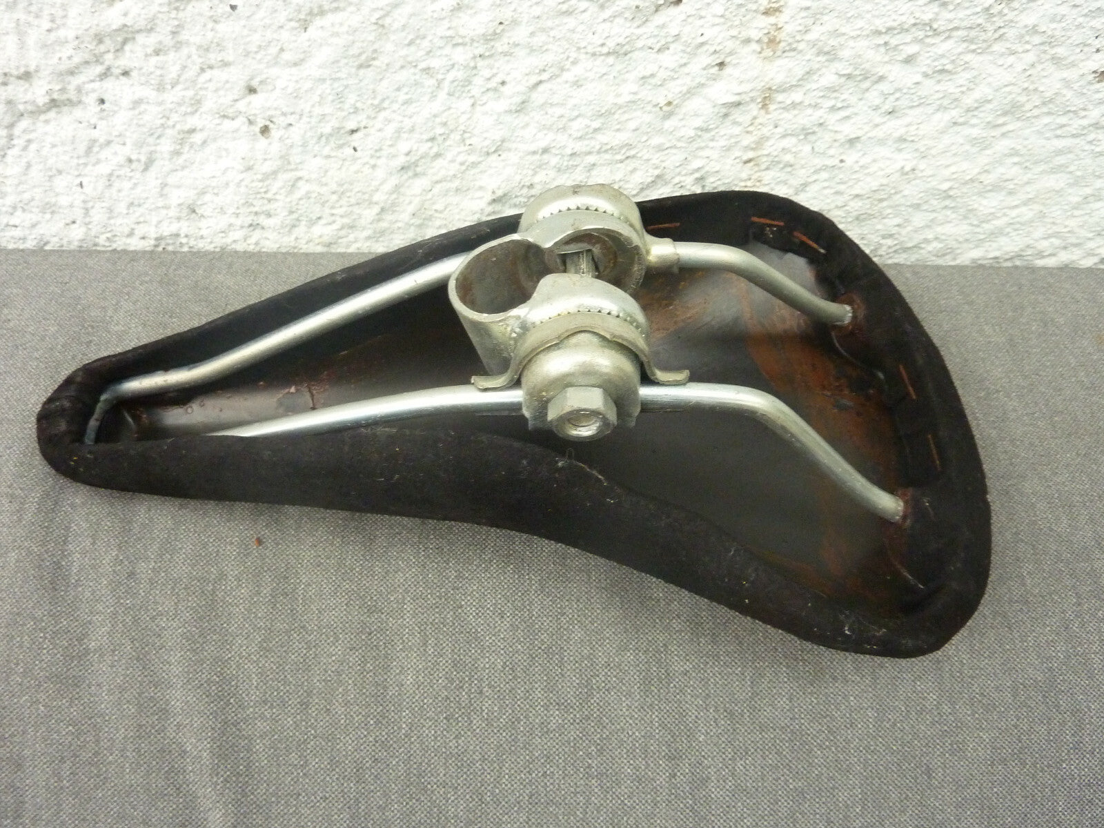 NOS SELLE Perache CF rembourée velours VELO  VINTAGE SPORT selle Saddle