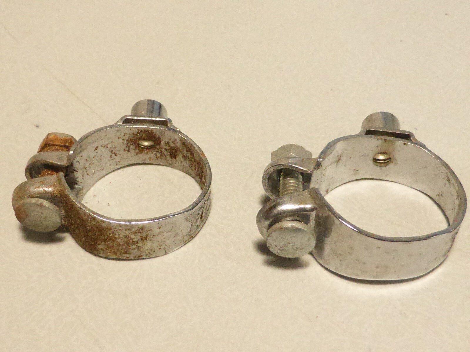 NOS lot de 4 Huret collier Levier De Vitesses Pince Shifter Band 28 mm