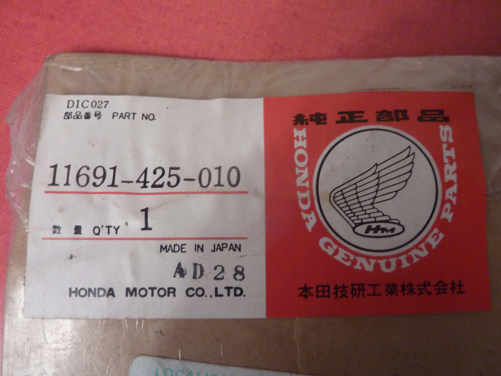 NOS . Original Honda CB 900 650  11691-425-010
