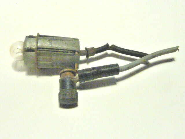 ancien patte support  porte ampoule  renault peugeot simca citroen ???