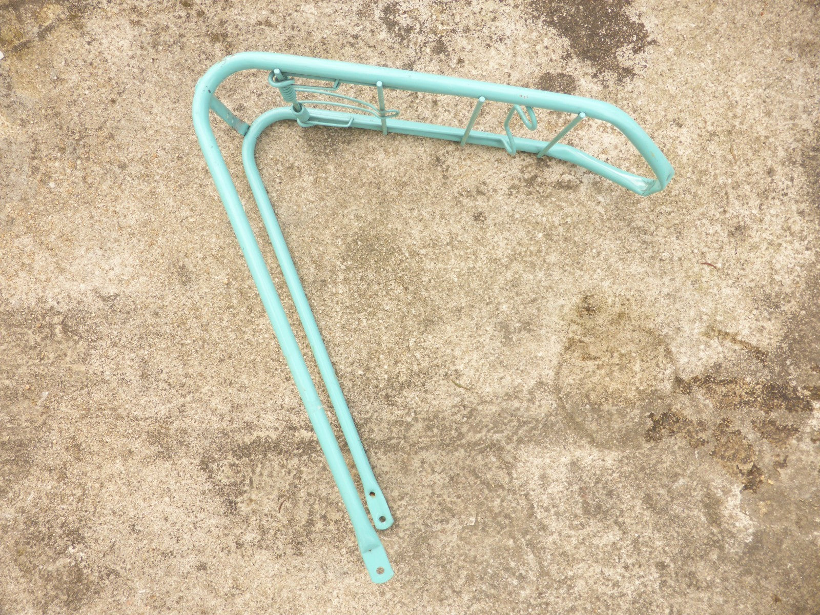 ✨NOS porte bagage arrière  a clapet acier velo Peugeot gitane roue 700 vintage ✨