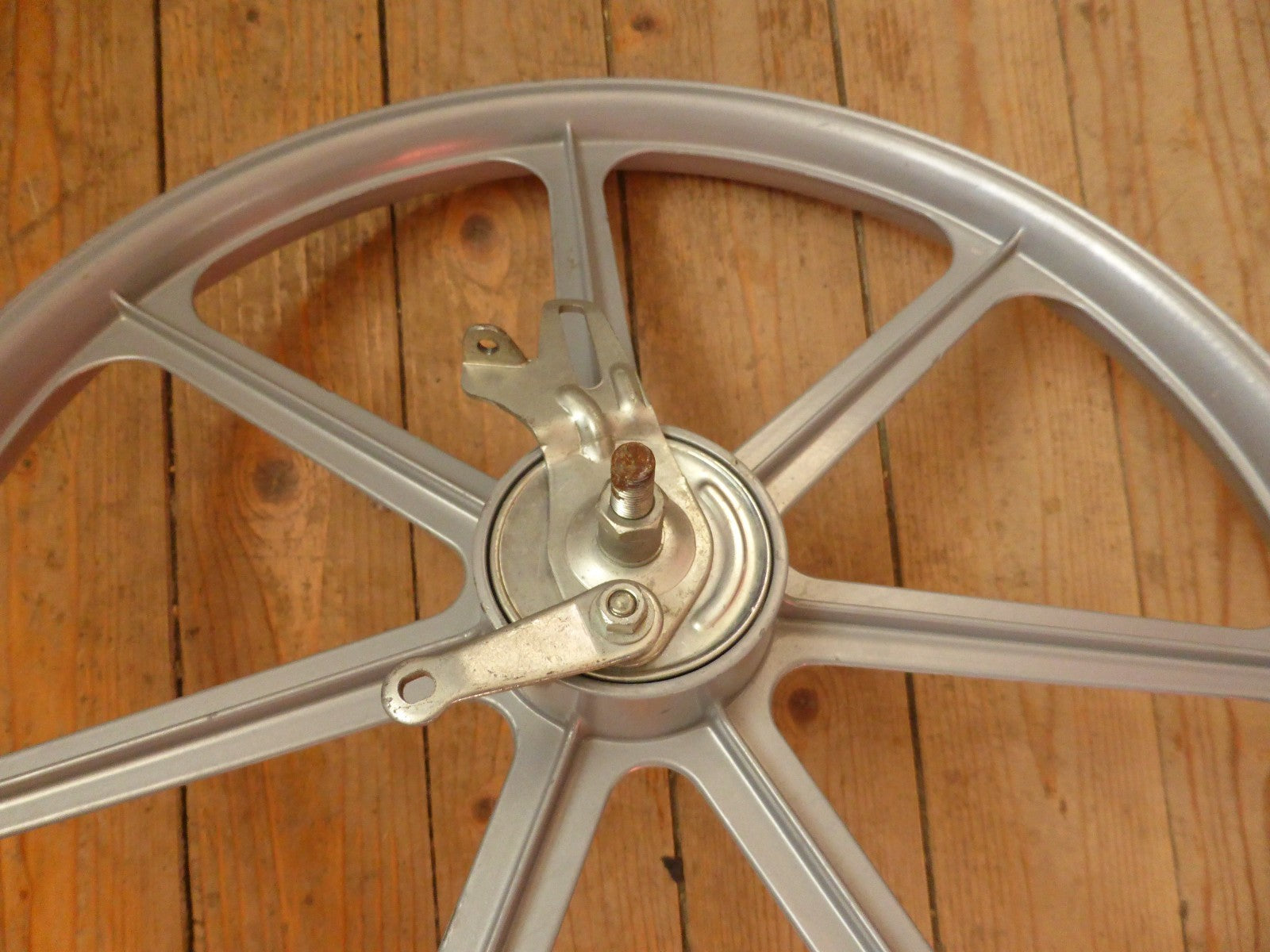 ✨ NOS Roue BMX 20x1.75 à Bâtons Aluminium – Frein Tambour - Bernardi Motor ✨
