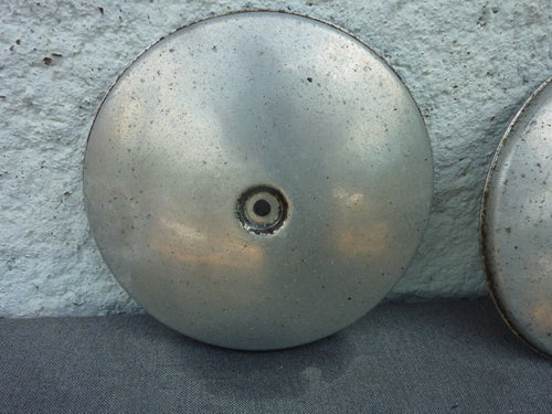 3 anciens vintage ENJOLIVEUR DE ROUE centre de roue  alu 173 mm