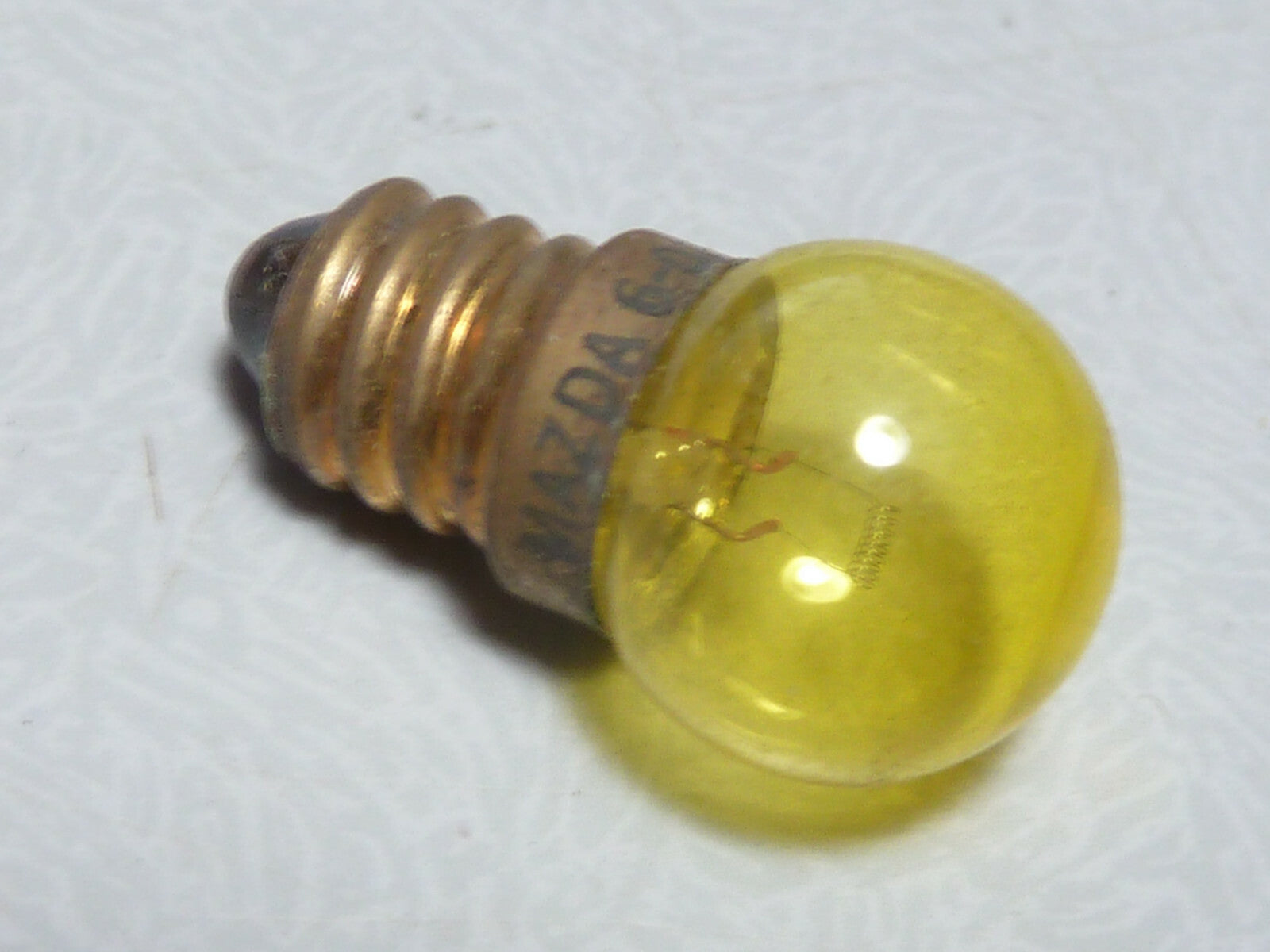 1 AMPOULE jaune vintage mazda  A VIS 6V 0.5 A sph 15 E10 3W