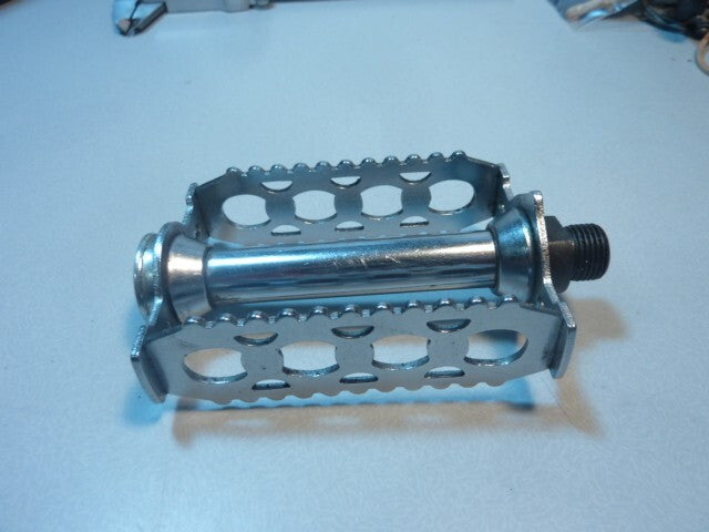 1 Vintage 80's pédale DEA  Chrome Steel Pedal 14/125 gauche
