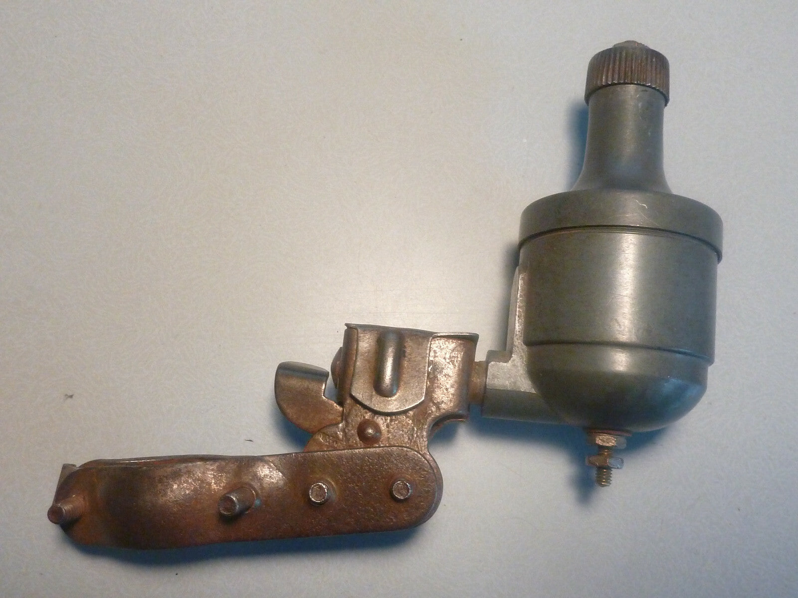 ANCIENNE DYNAMO vielle dinamo vintage EMOS 190 6V 0.4 A made in France