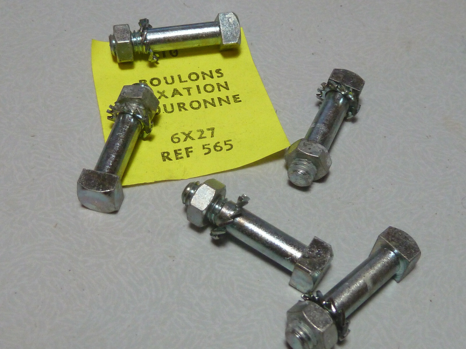 NOS NEU 5 boulons écrou fixation couronne carré 6x27 mm Peugeot  motobecane