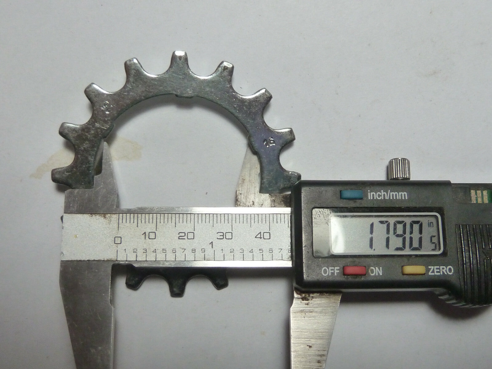 Sachs Maillard Sprocket.cogs pignon vintage 16 T Argent  silver NOS