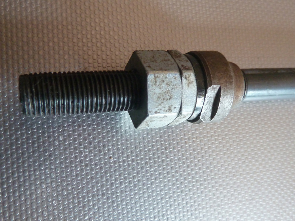 NOS ancien stock Ecrou d'axes de Roue 9.5 mm motobecane peugeot Cyclo MBK 165 mm