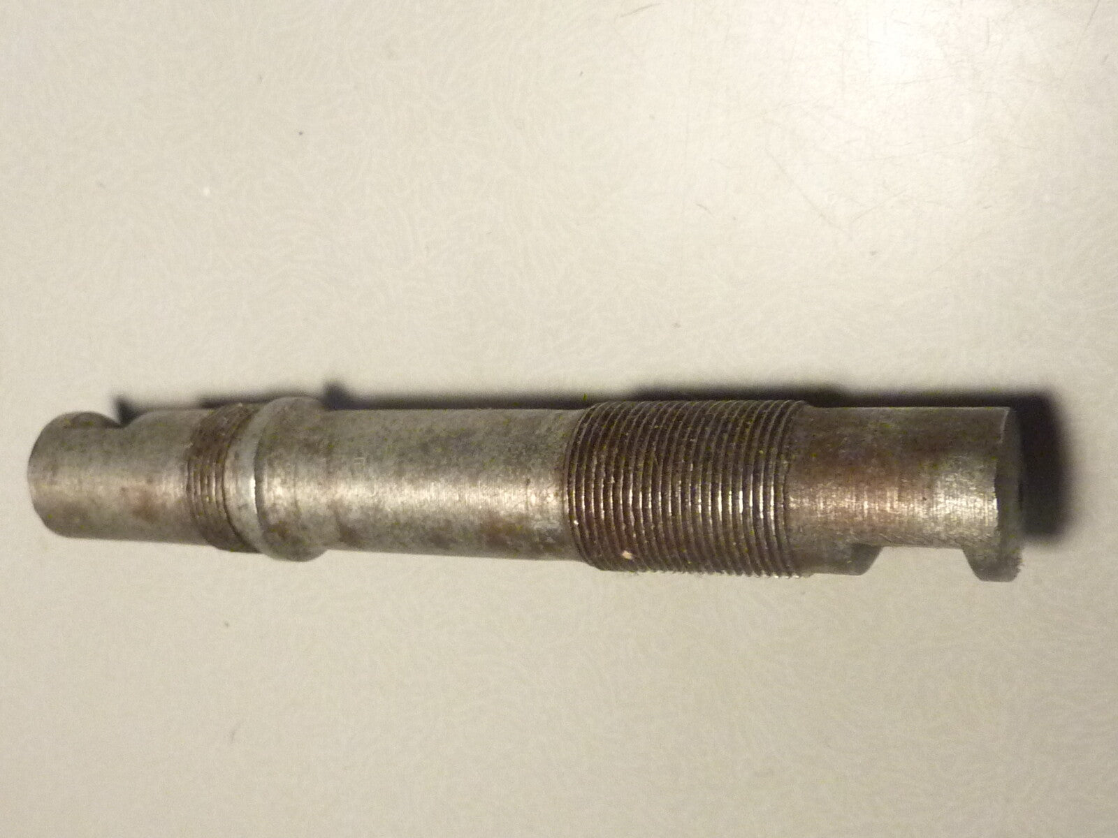 Axe pédalier à clavettes 115 mm acier boitier pédalier vintage ancien stock
