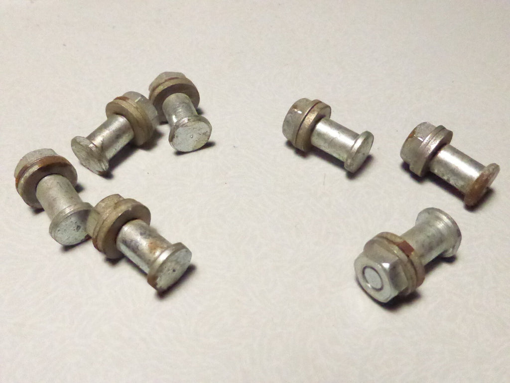 vintage ancien stock Serre-câbles  lot de 7 vis dérailleur ?