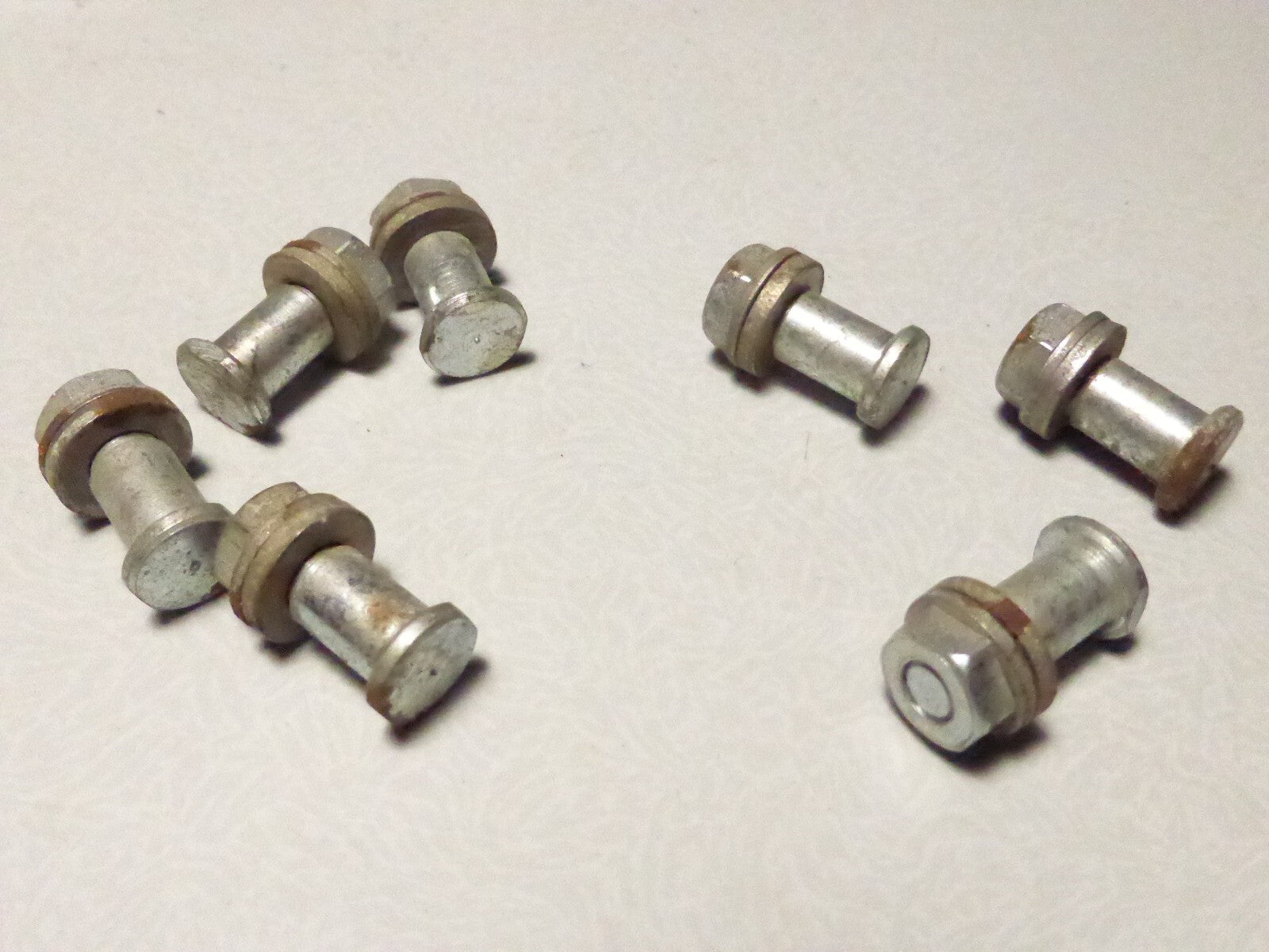 vintage ancien stock Serre-câbles  lot de 7 vis dérailleur ?