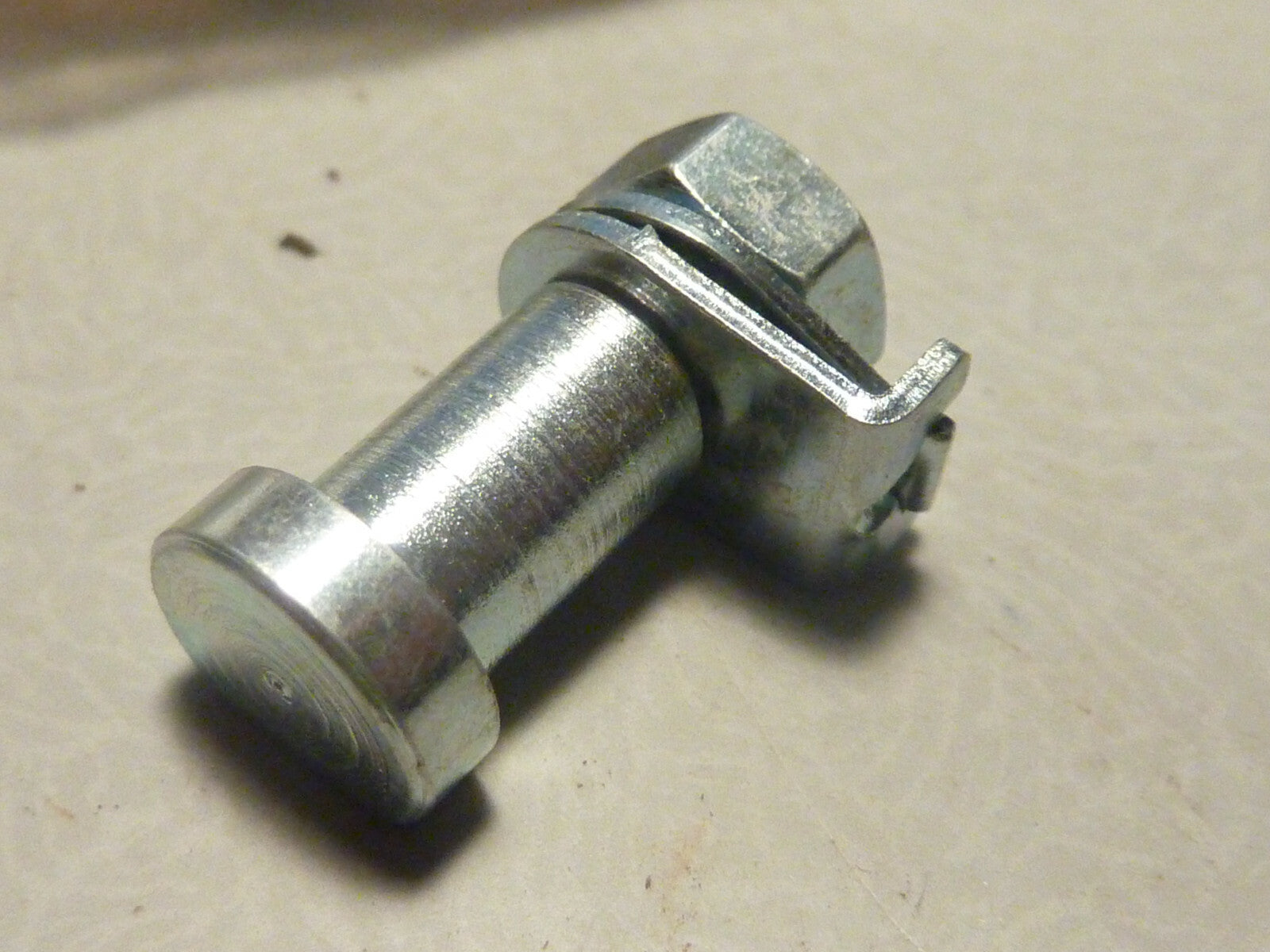 huret 2519 ancien vintage NOS 1 vis  derailleur Alvitt