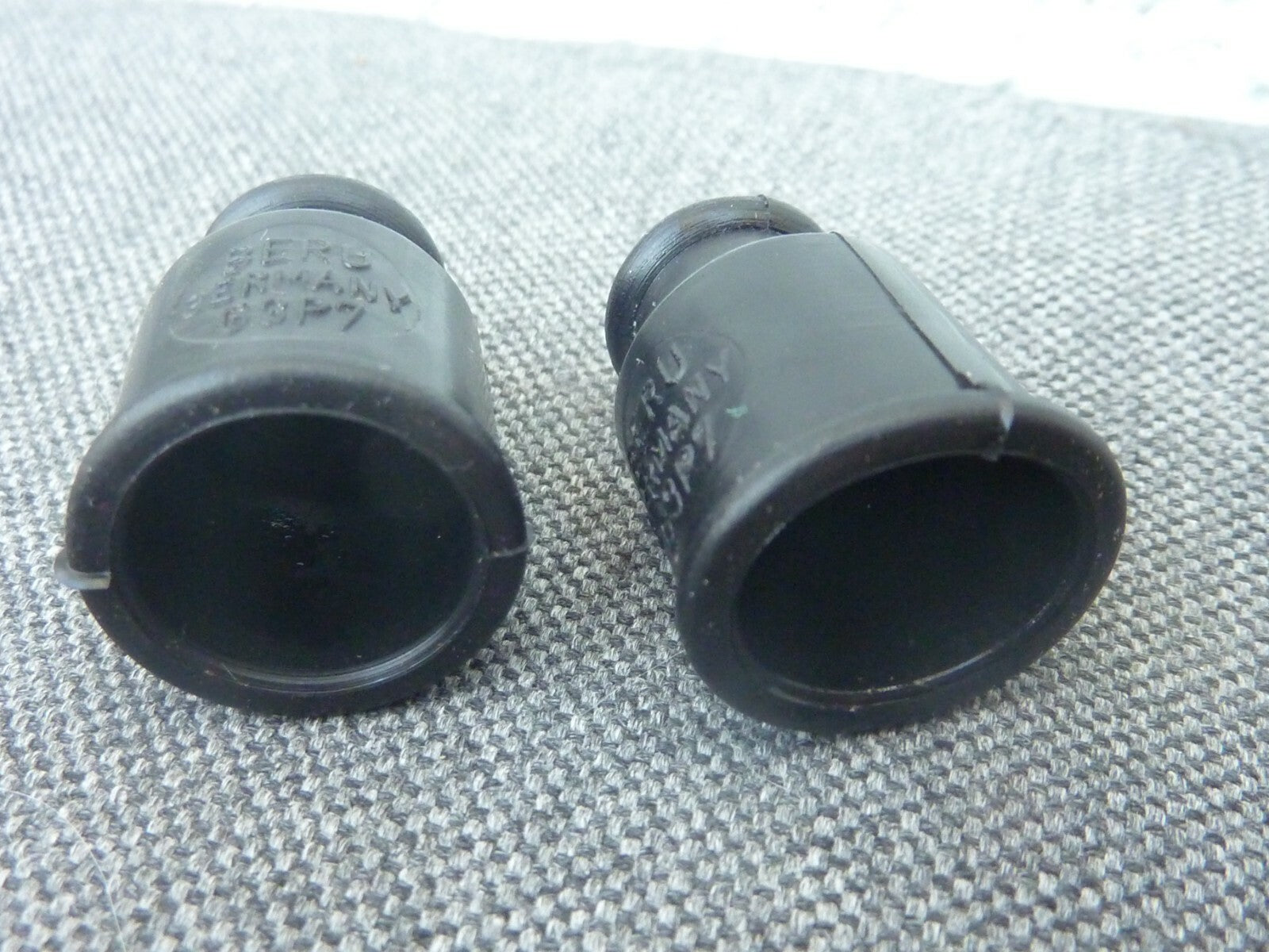 2 Capuchon protecteur, fiche de distributeur d'allumage cache bougie BERU G3P7